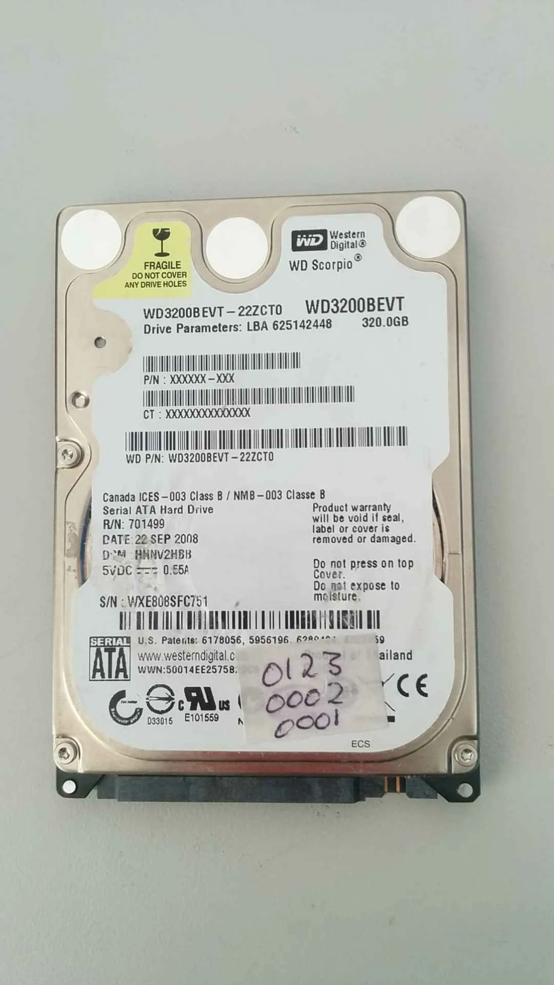 Western Digital WD3200BEVT-22ZCT0 S/N WXE808SFC751