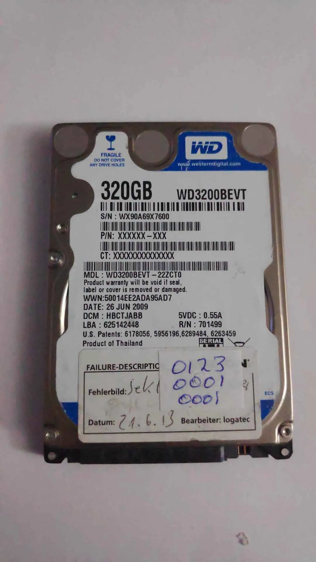 Western Digital WD3200BEVT-22ZCT0 S/N WX90A69X7600