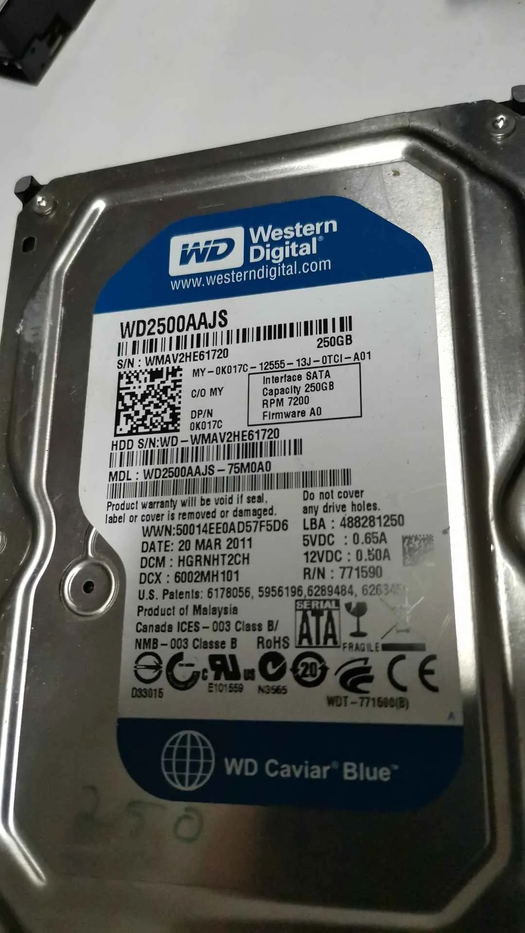 Western Digital WD2500AAJS S/N WMAV2HE61720