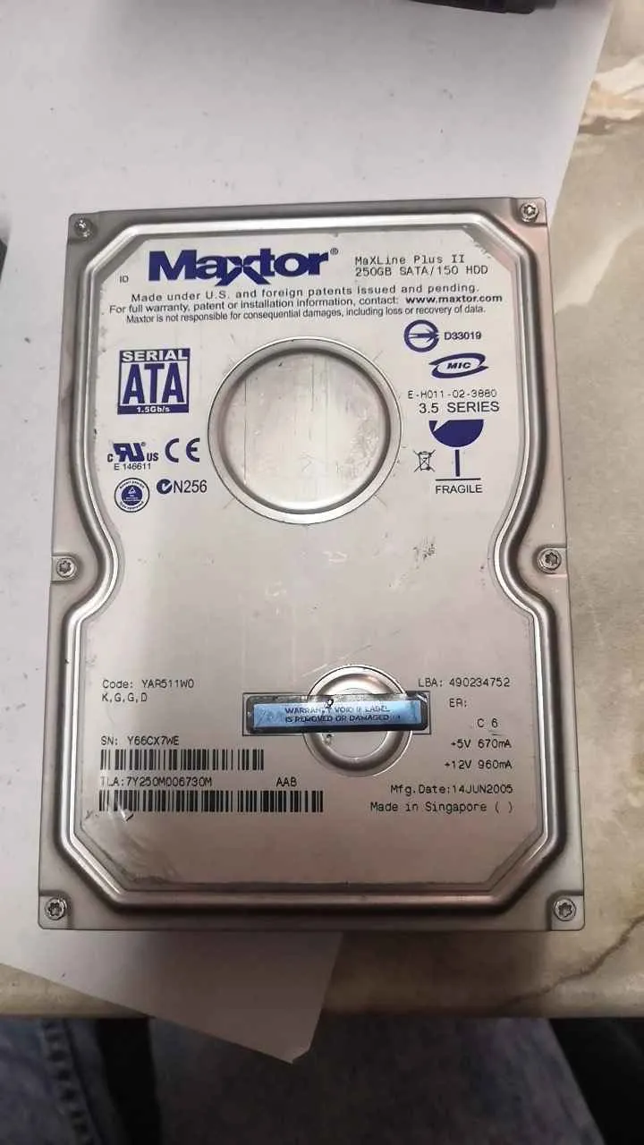Fotografia dador Maxtor MAXLINE 250 SN Y66CX7WE