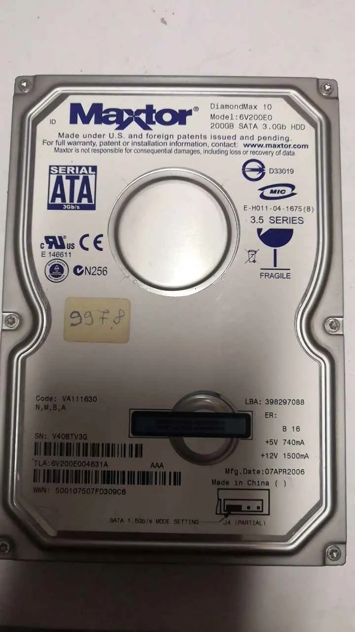 Maxtor 6V200E0 S/N V40BTV3G