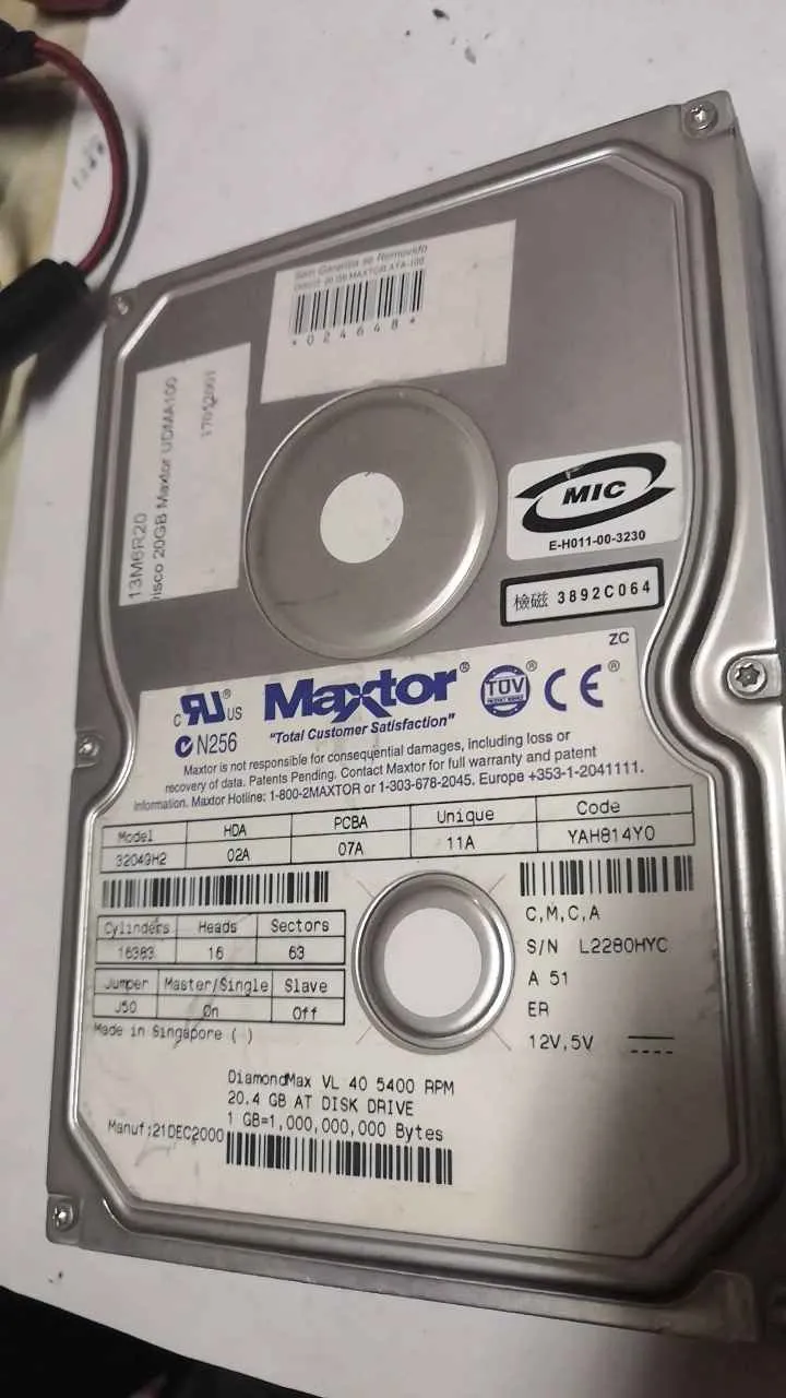 Maxtor 32049H2 S/N L2280HYC