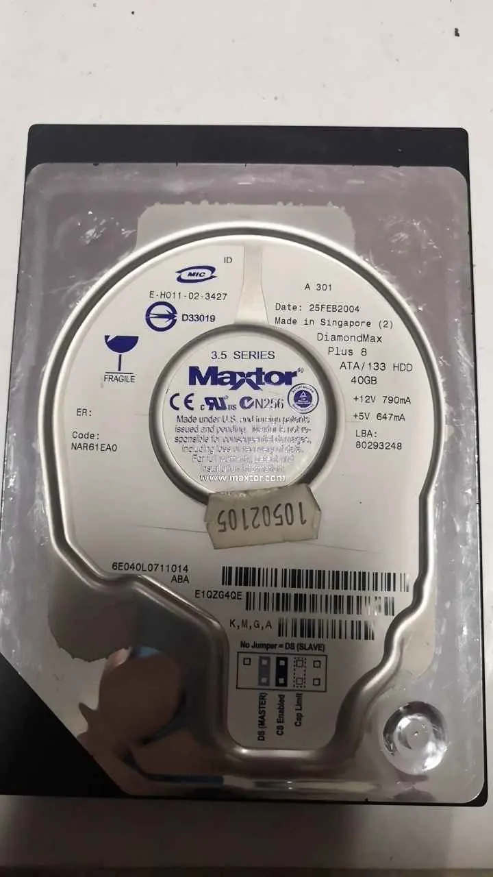 Maxtor DIAMONDMAX PLUS 8 40GB S/N E1QZG4QE