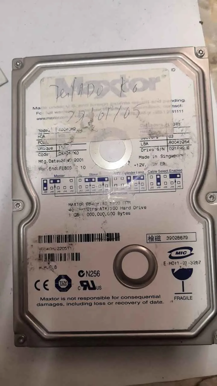 Maxtor 4D040H2 S/N 2205