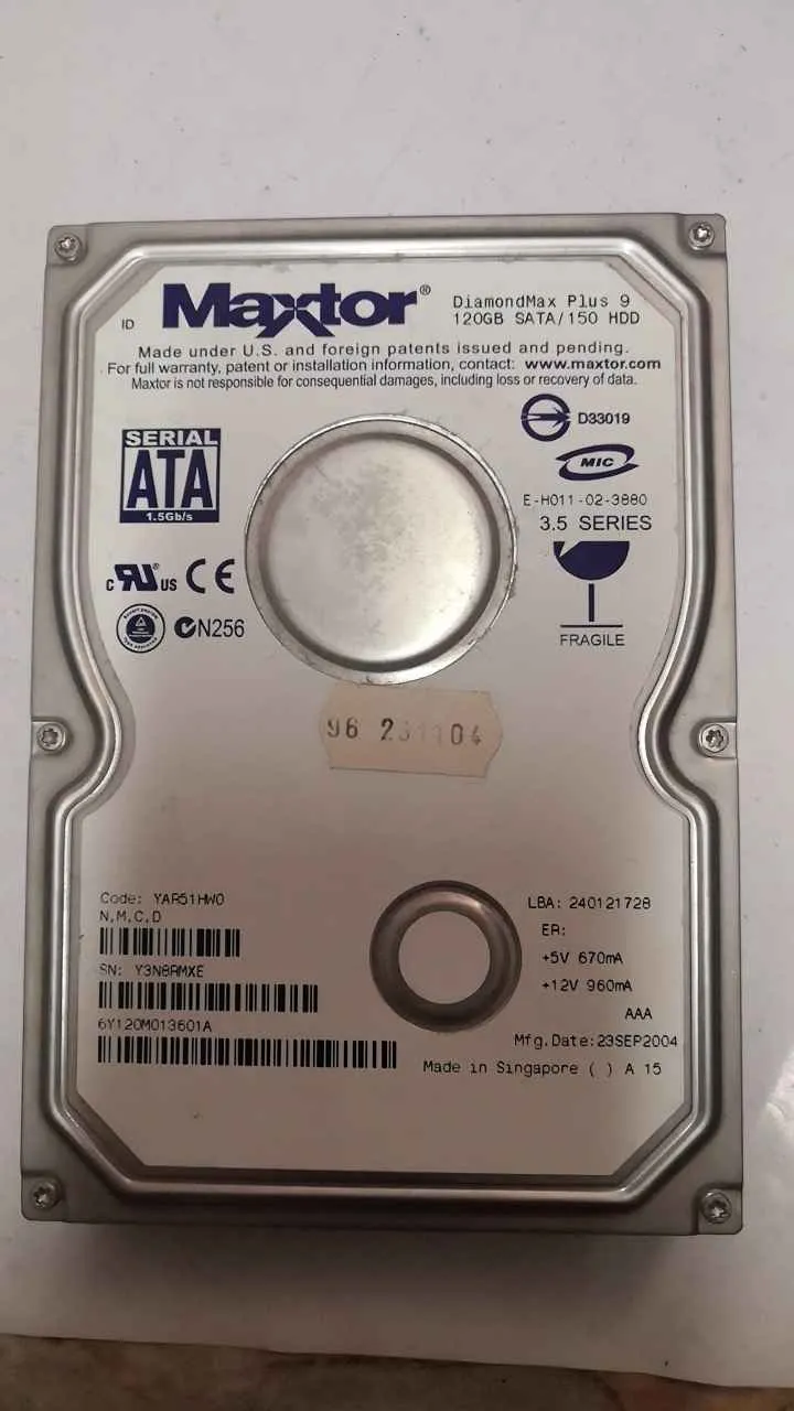 Maxtor DIAMONDMAX plus 9 120gb S/N Y3N8RMXE