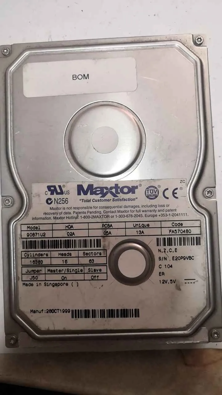 Maxtor 90871U2 S/N E20P99VBC