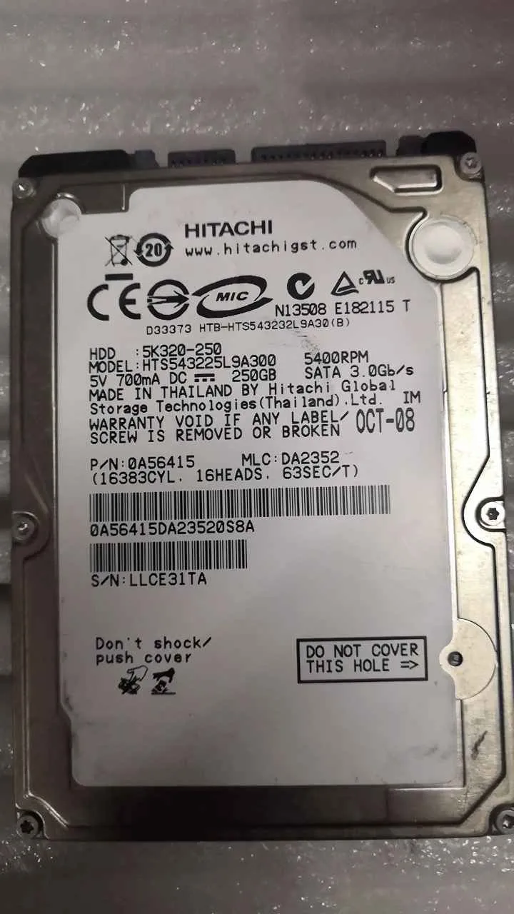 Hitachi HTS543225L9A300 S/N LLCE31TA