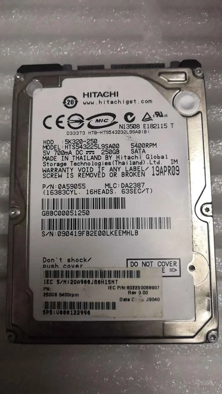 Hitachi HTS543225L9SA00 S/N 090419FB2E00LKEEMHLB