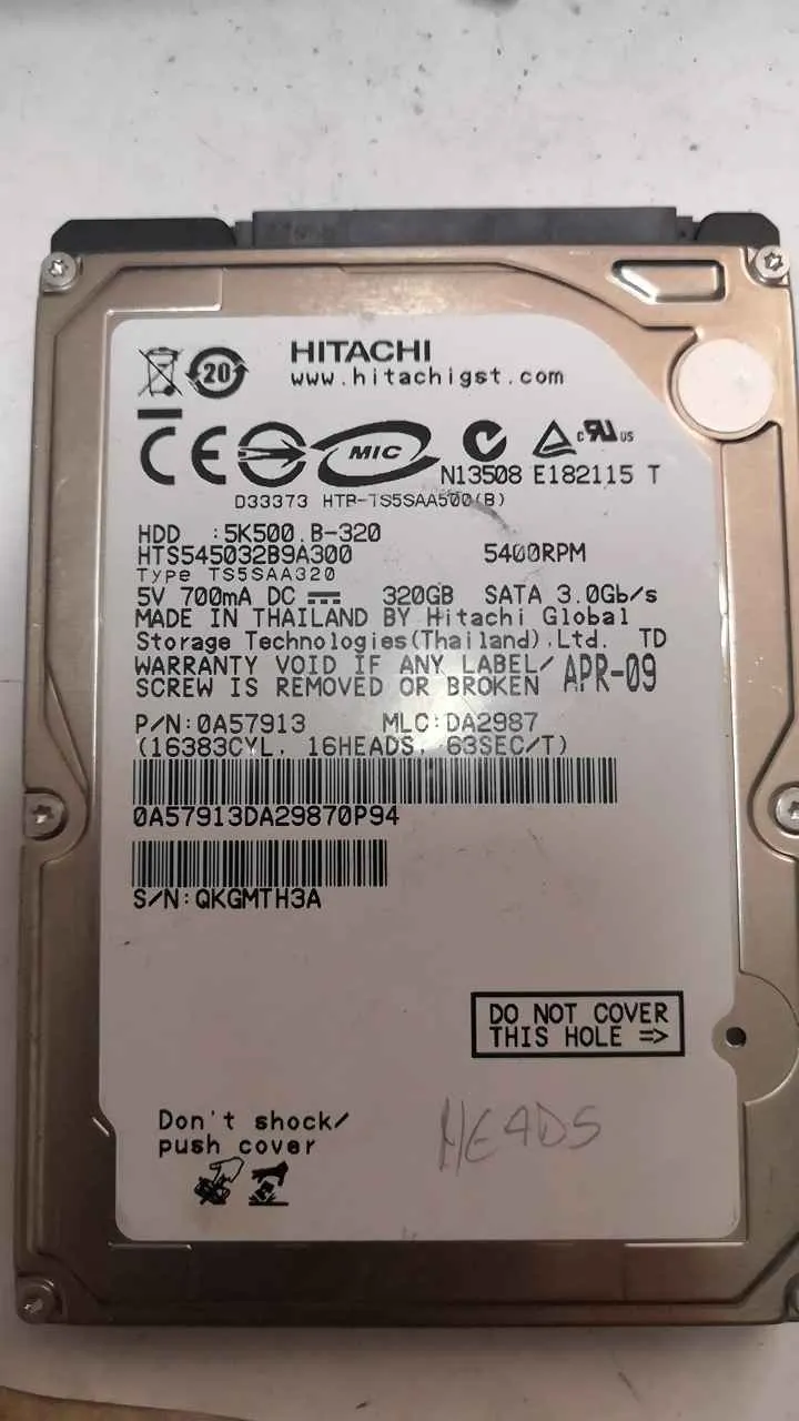 Hitachi HTS545032B9A300 S/N QKGMTH3A