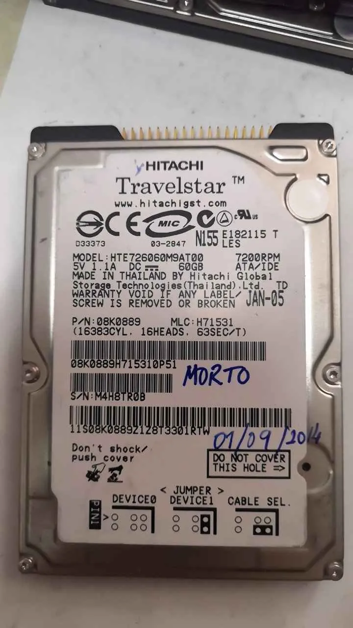 Hitachi HTE726060M9AT00 S/N M4H8TR0B