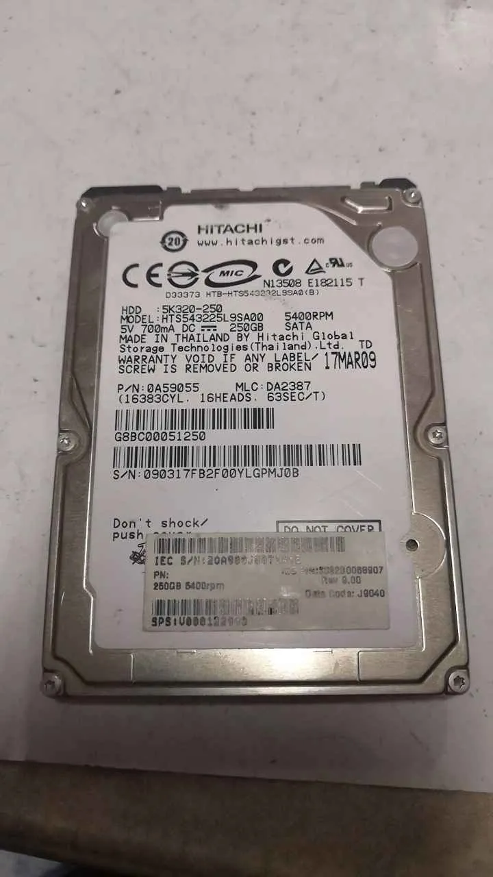 Hitachi HTS543225L9SA00 S/N 090317FB2F00YLGPMJ0B