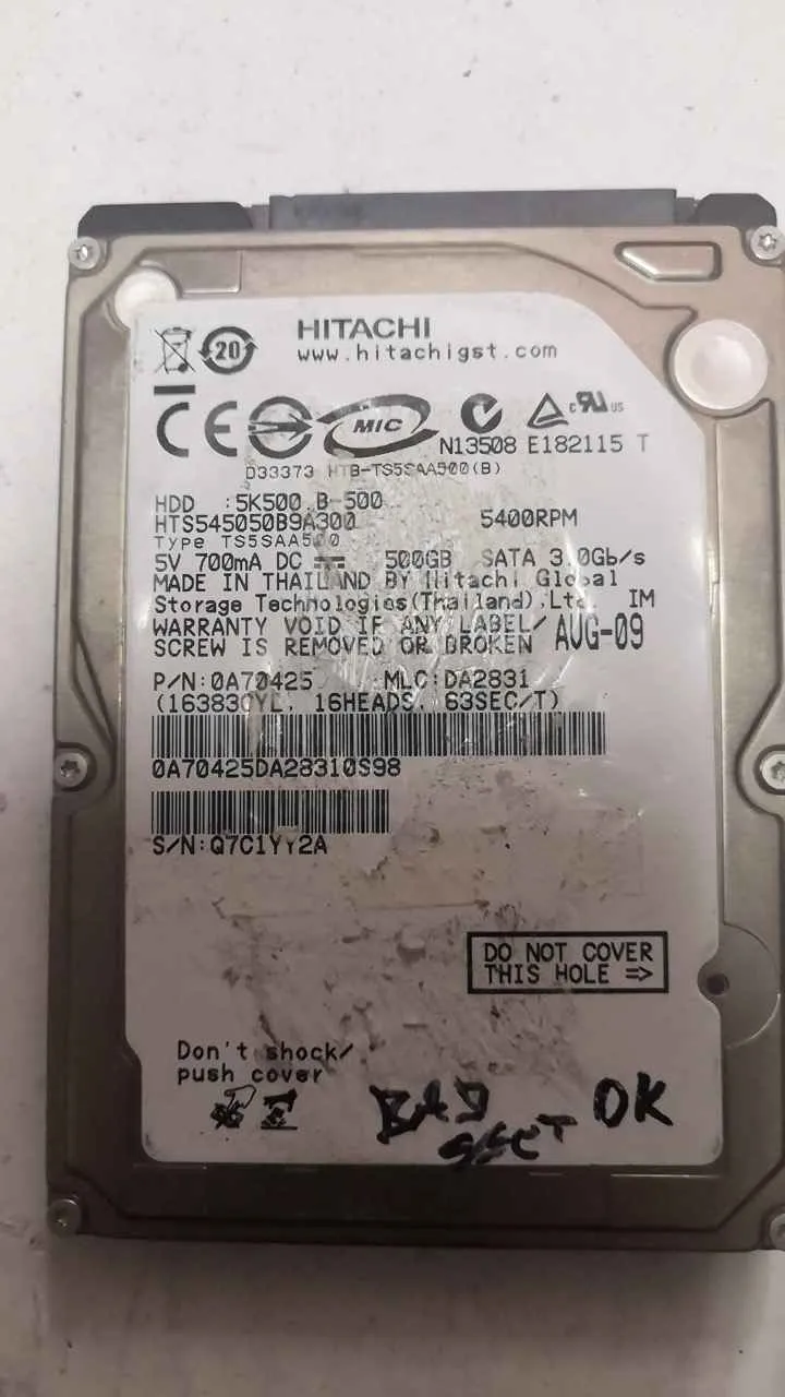 Hitachi HTS545050B9A300 S/N Q7C1YY2A