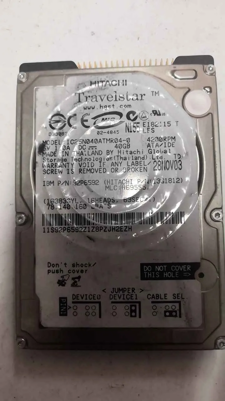 Fotografia dador IBM IC25N040ATMR04-0 SN 11S92P659271Z8PZJH2EZH