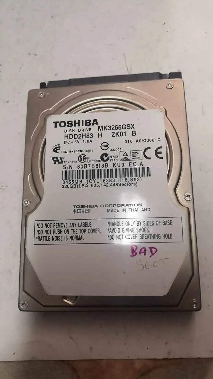 Toshiba MK3265GSX S/N 80B7B8I8BKU9