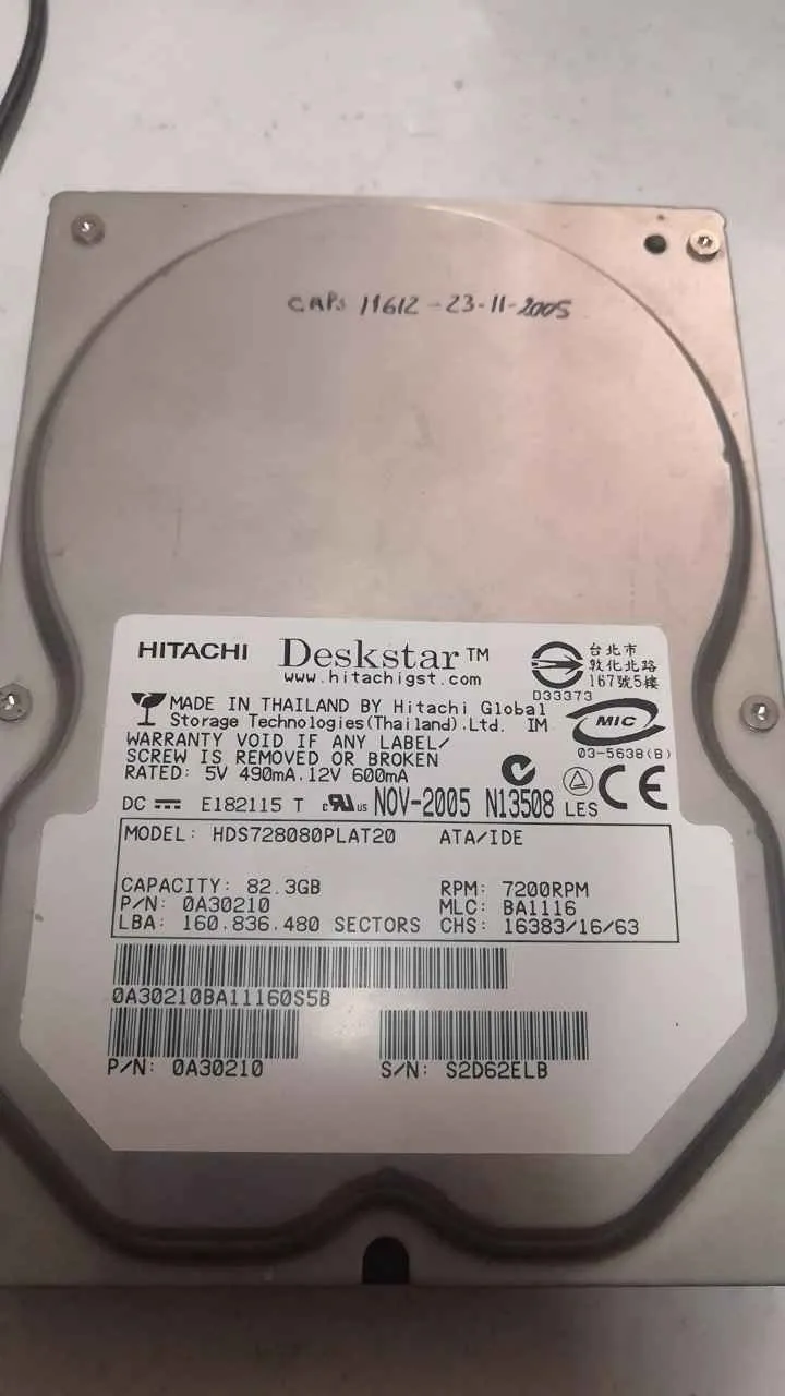 Hitachi HDS728080PLAT20 S/N S2D62ELB