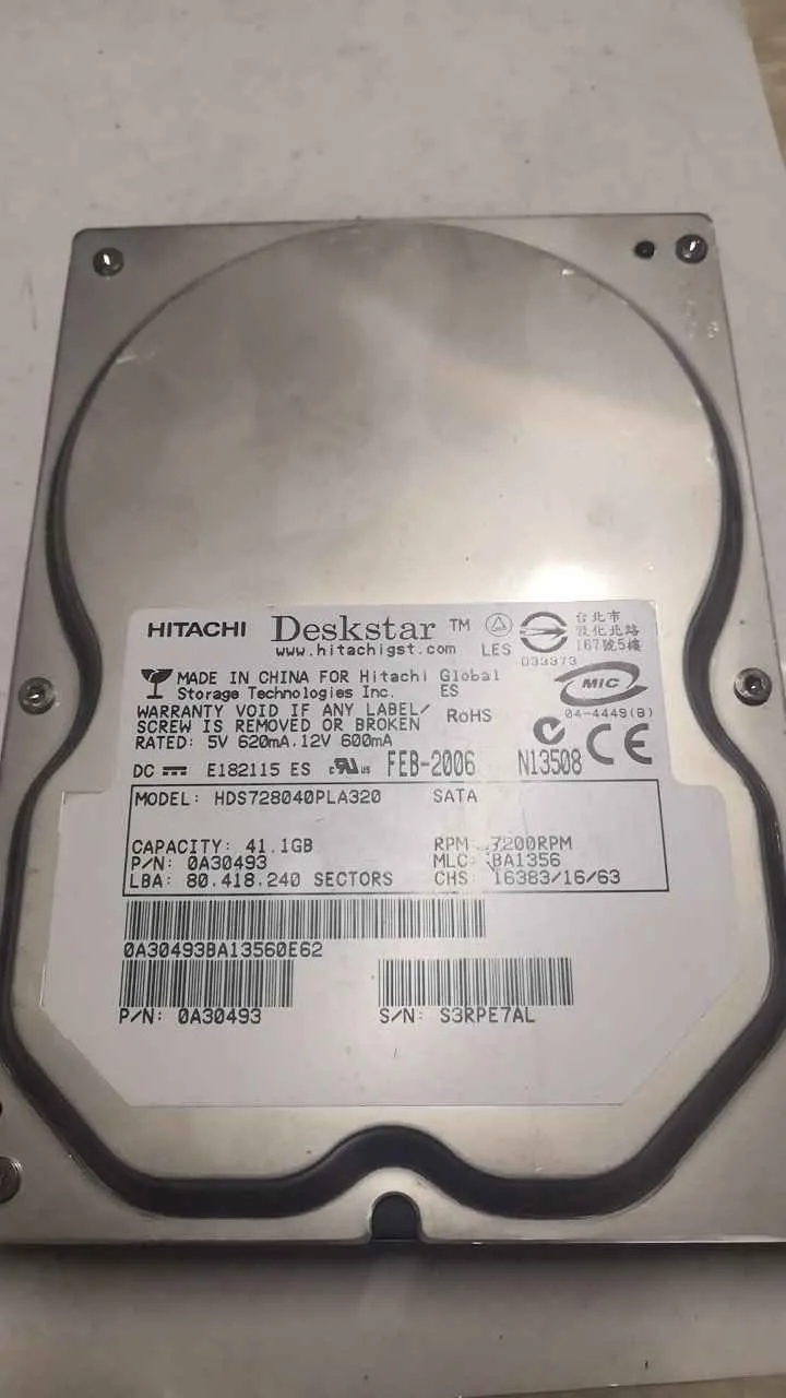 Hitachi HDS728040PLA320 S/N S3RPE7AL