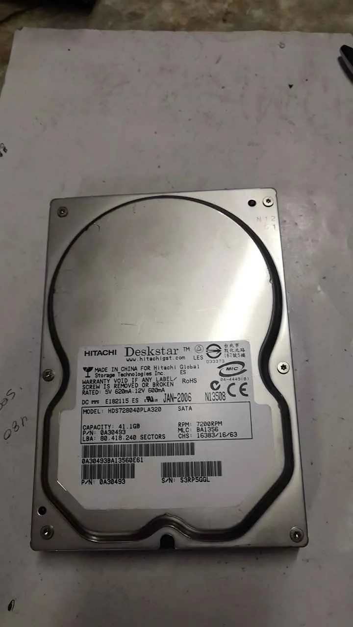 HDS728040PL320