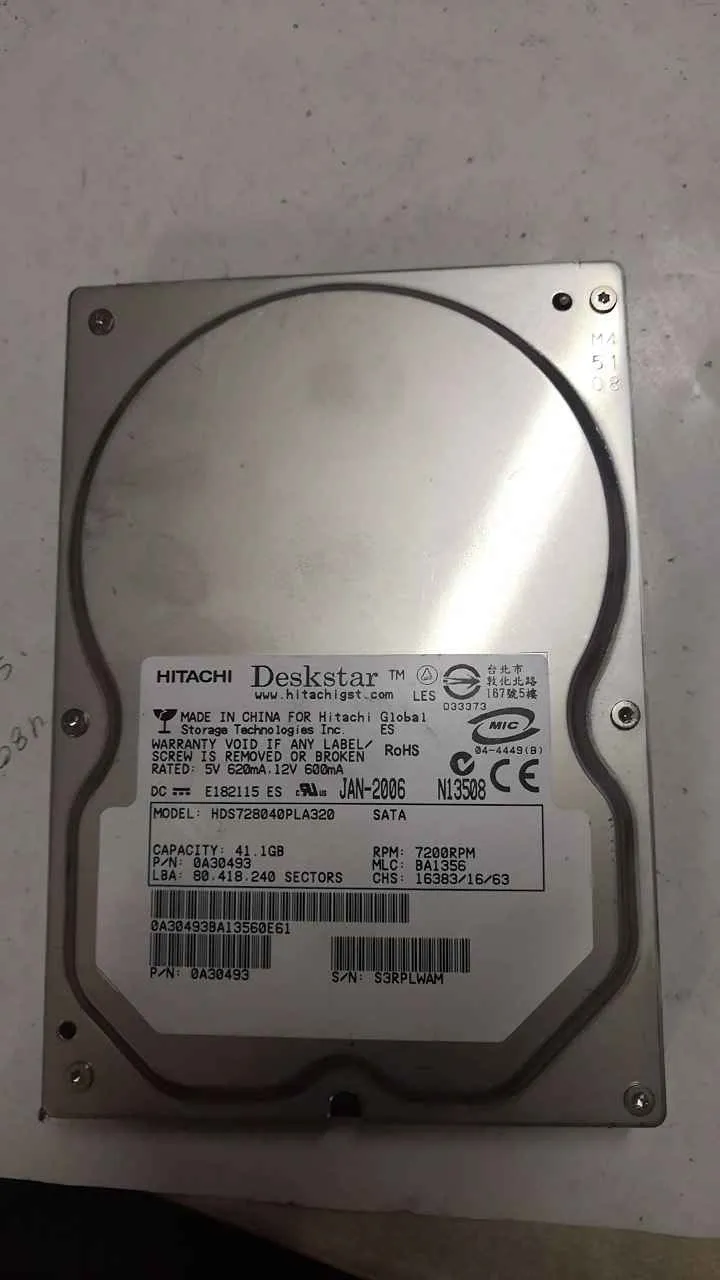 Hitachi HDS728040PLA320 S/N S3RPLWAM