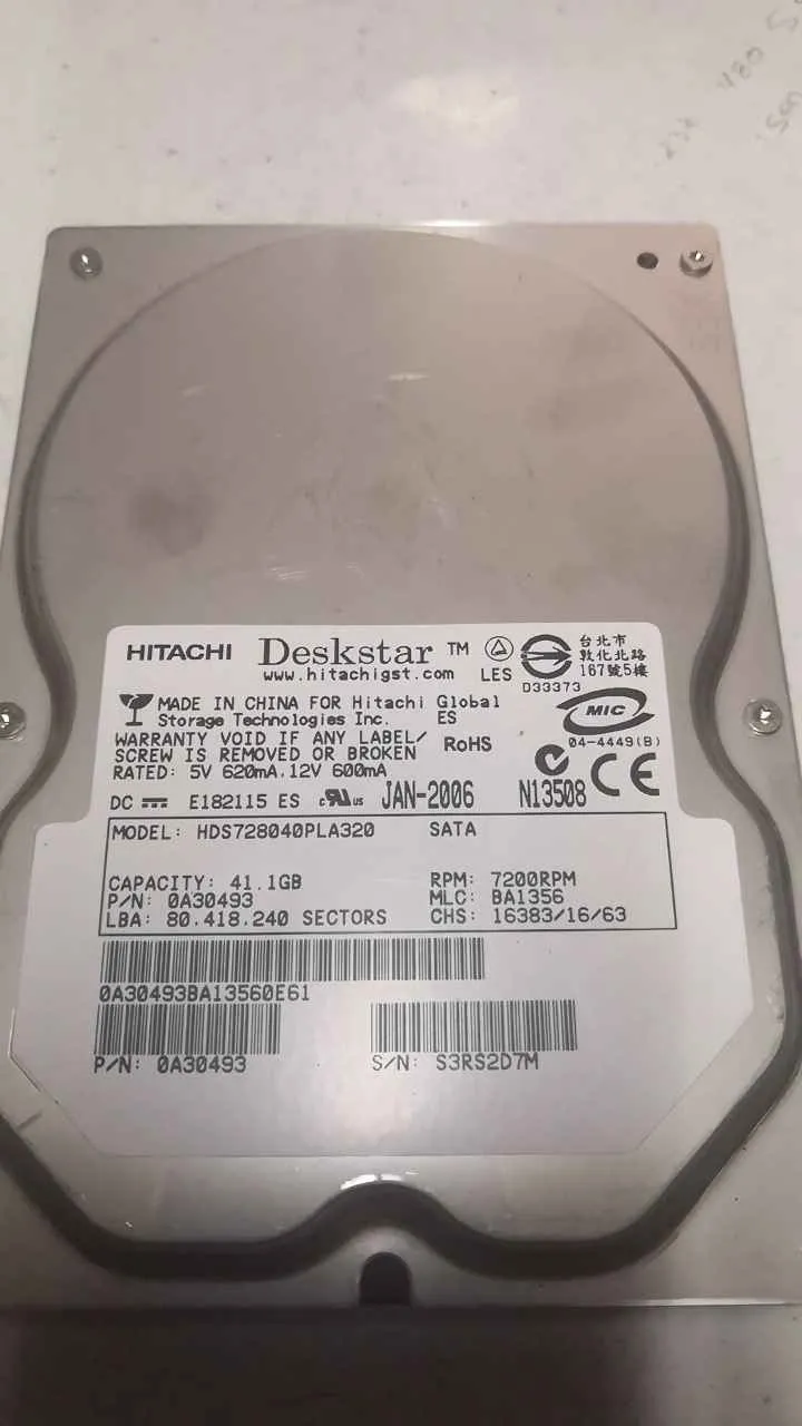 HDS728040PLA320