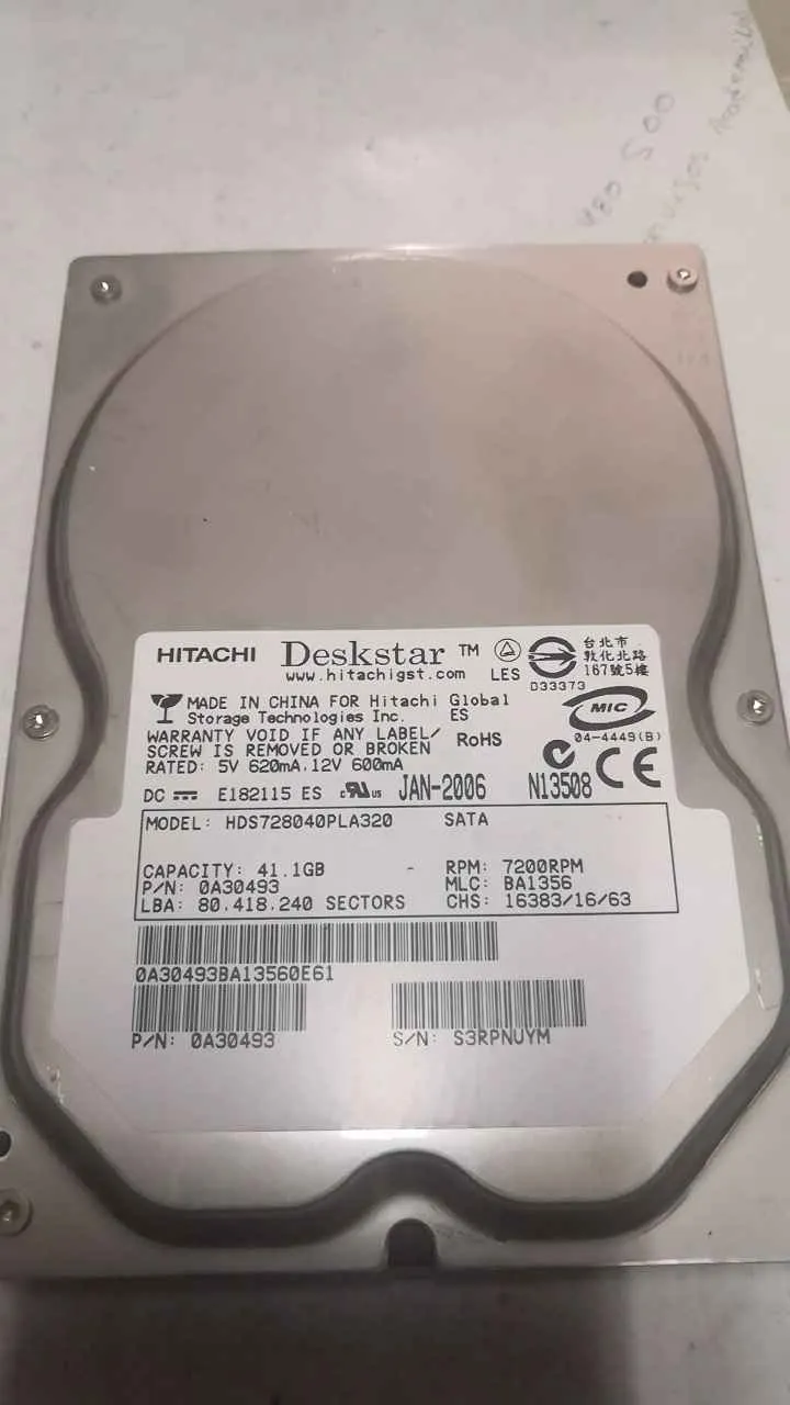 Hitachi HDS728040PLA320 S/N S3RPNUYM
