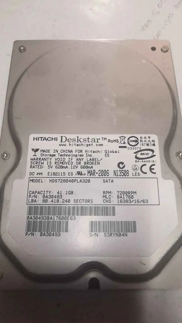 Hitachi HDS728040PLA320 S/N S3RYNB4N