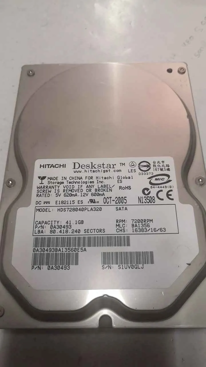 Hitachi HDS728040PLA320 S/N S1UV0GLJ