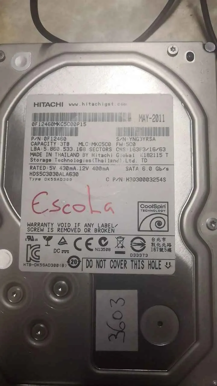 Hitachi HDS5C3030ALA630 S/N YNG3YRSA