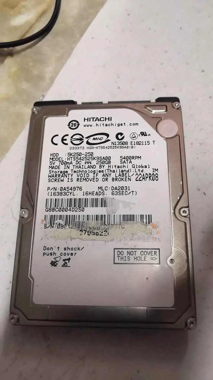 Hitachi HTS542525K9SA00 S/N 080422BB0F00WDDEP7TC