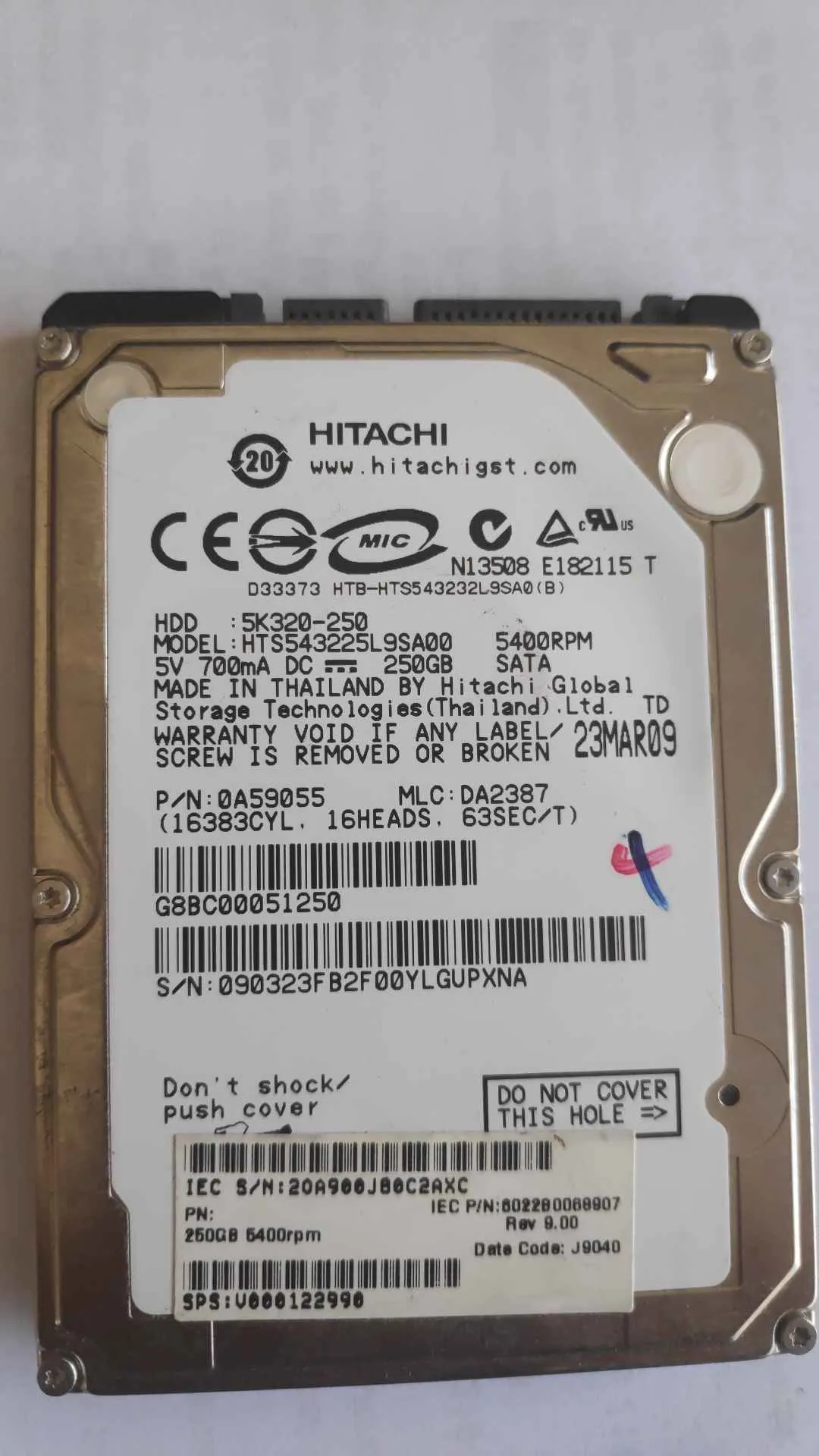 Hitachi HTS543225L9SA00 S/N 090323FB2F00YLGUPXNA