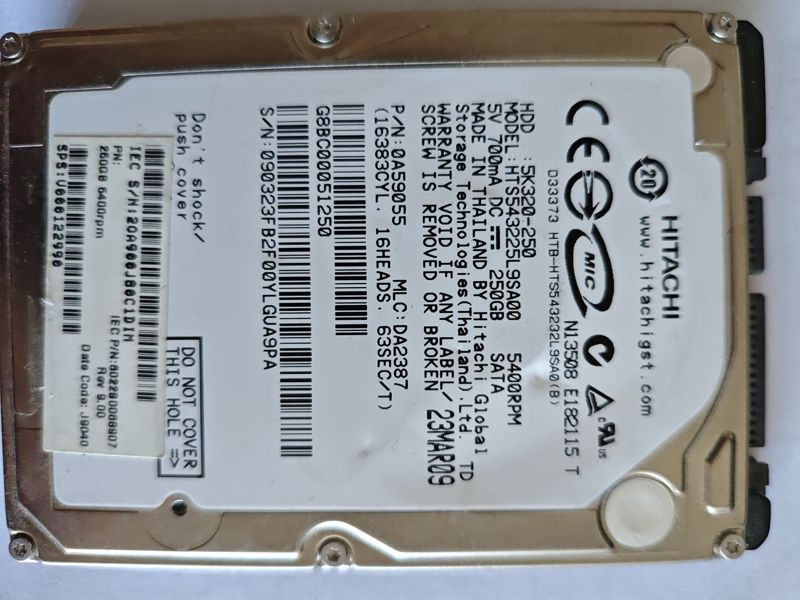 HTS543225L9SA00