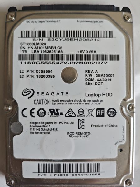 Seagate ST1000LM024 S/N S30YJ9EH208212